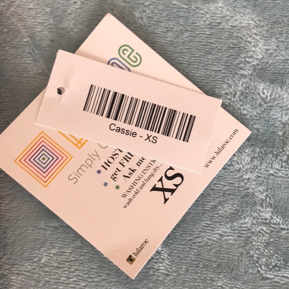 XS Lularoe Cassie - Picture 2 of 3